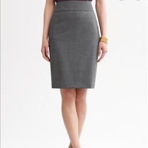 Banana Republic pencil skirt in heather gray